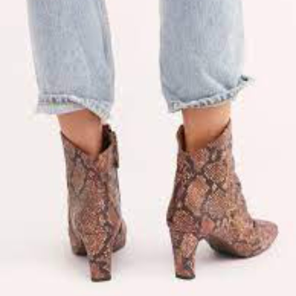 2xHP💝Free People Cyril Boots in Snake sz 7 - Picture 3 of 6